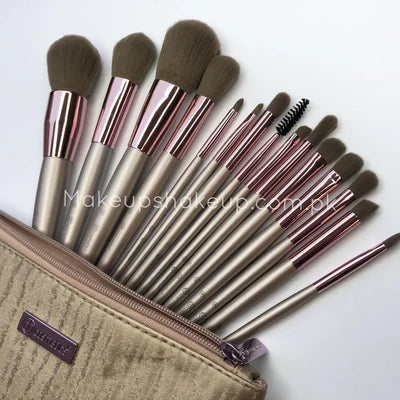 Bh Brushes Lavish with pouch and 15 brushes