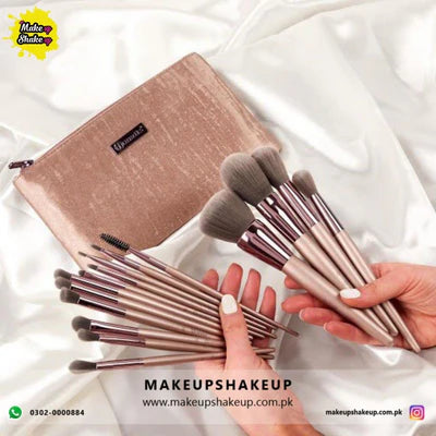 Bh Brushes Lavish with pouch and 15 brushes